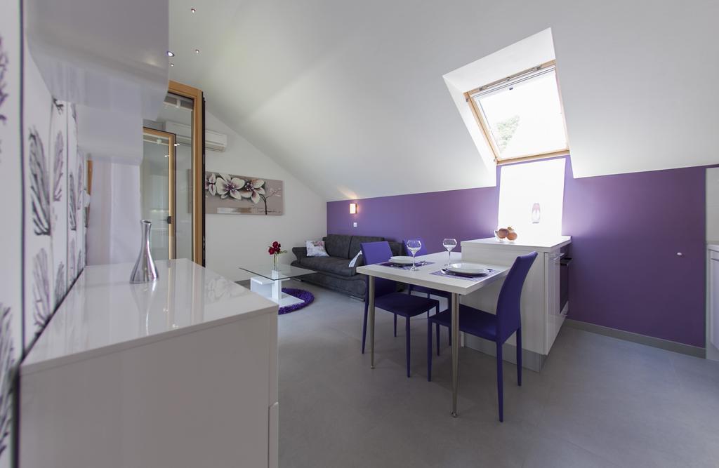 Apartments Benika Bol Pokoj fotografie
